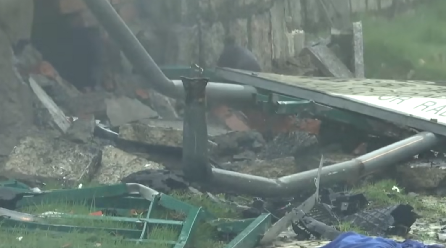 澳門友誼大馬路發生一宗私家車撞欄交通事故(澳廣視影片截圖)