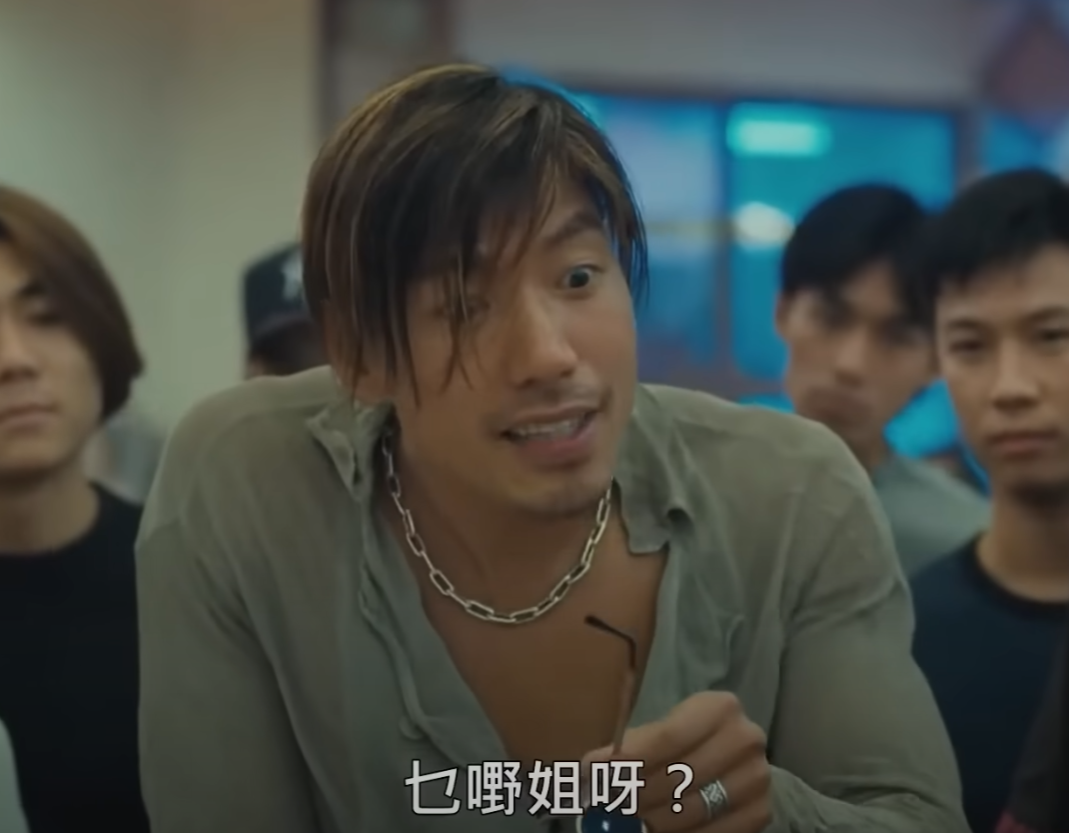 1996年港產電影《古惑仔3之隻手遮天》電影,由張耀揚演出的反派角色「烏鴉」與鄭伊健飾演的主角陳浩南是死對頭。(影片截圖)