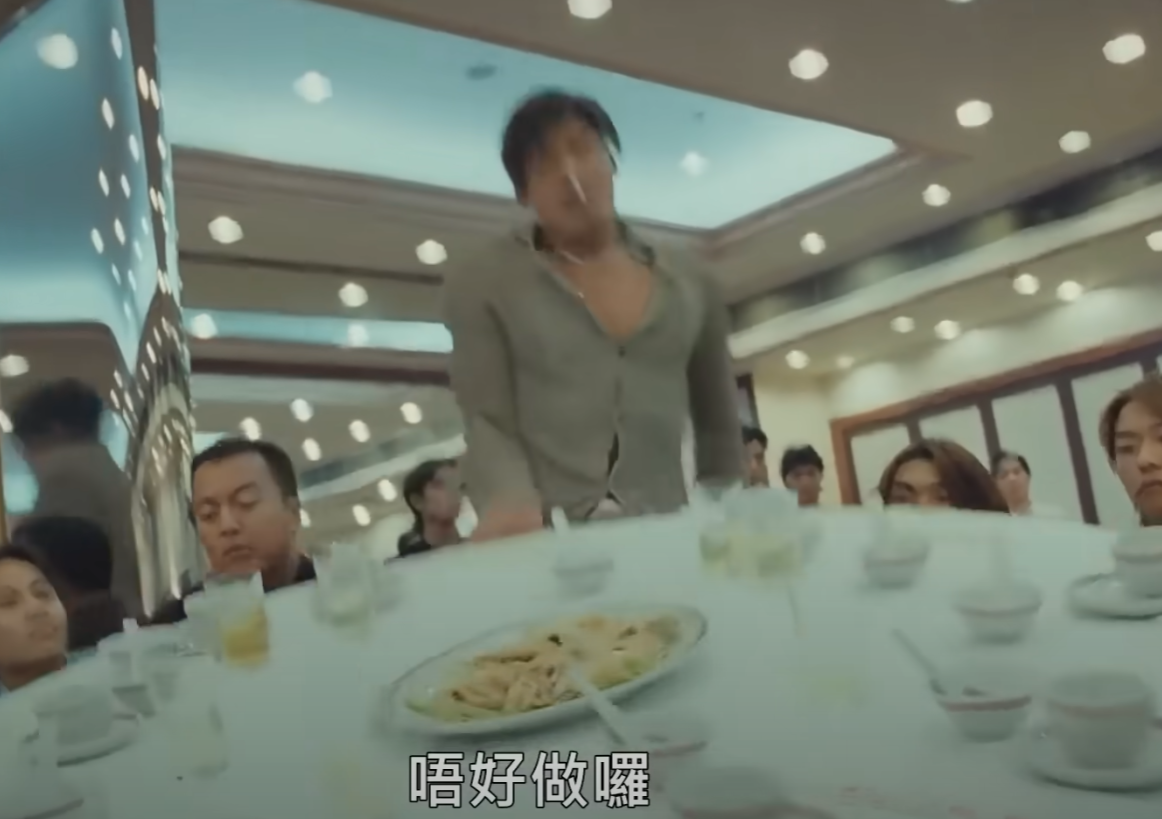 1996年港產電影《古惑仔3之隻手遮天》電影,由張耀揚演出的反派角色「烏鴉」與鄭伊健飾演的主角陳浩南是死對頭。(影片截圖)