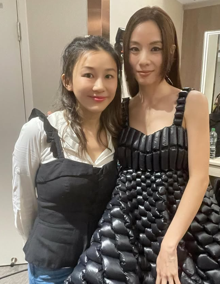 鄧麗欣Stephy盛讚陳素瑩Gloria為「女強人」(陳素瑩ig)