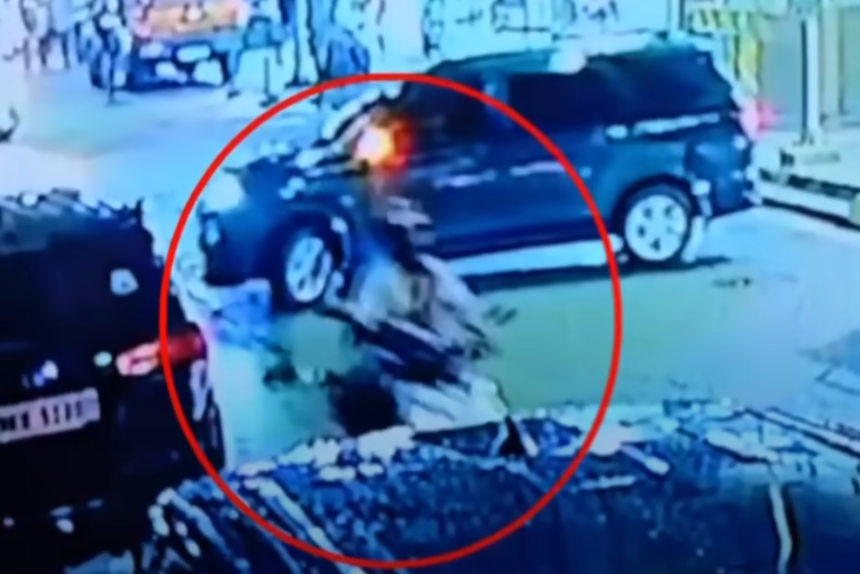 菲律賓首都馬尼拉市中心遊客區發生槍擊案,兩名日本遊客遭到不明人士槍殺,槍手坐一輛另一人駕駛的電單車逃去。(影片截圖)