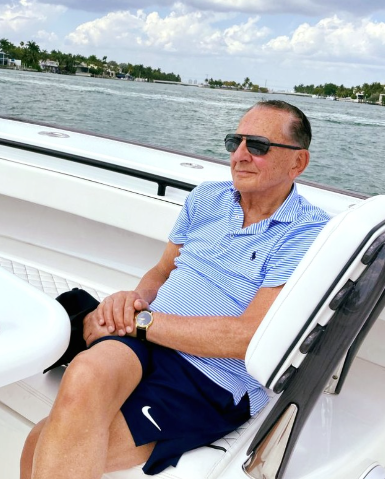 美國羅德島州普羅維登斯市法院的退休法官法蘭克·卡普里奧(Frank Caprio)/IG@therealfrankcaprio