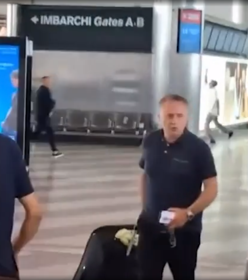 男子米蘭機場放火拿鐵鎚怒砸 旅客慌忙拖喼逃離 勇漢持滅火筒制服兇徒(有片)