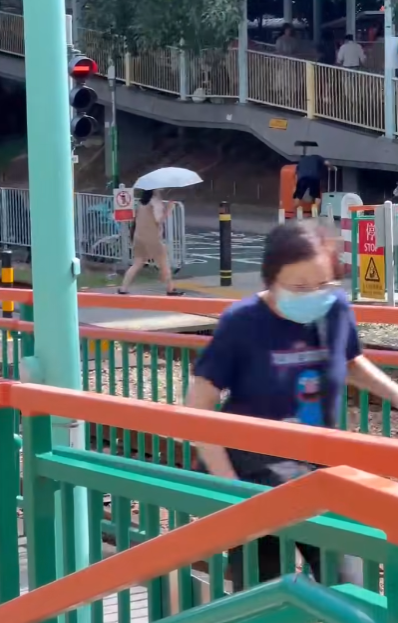 有屯門居民拍攝到疑落雹片段。(「屯門友」影片截圖)