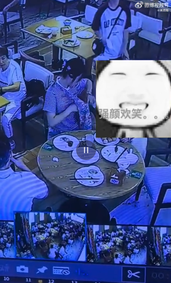 一名女子帶女兒在飯店吃自助餐,一口氣要打包20個水煮蛋,但因飯店規定自助餐不能打包,女子不滿被制止,她竟一氣之下把水煮蛋全部捏爛,扔在桌上離去,目擊公眾皆當場嚇呆。