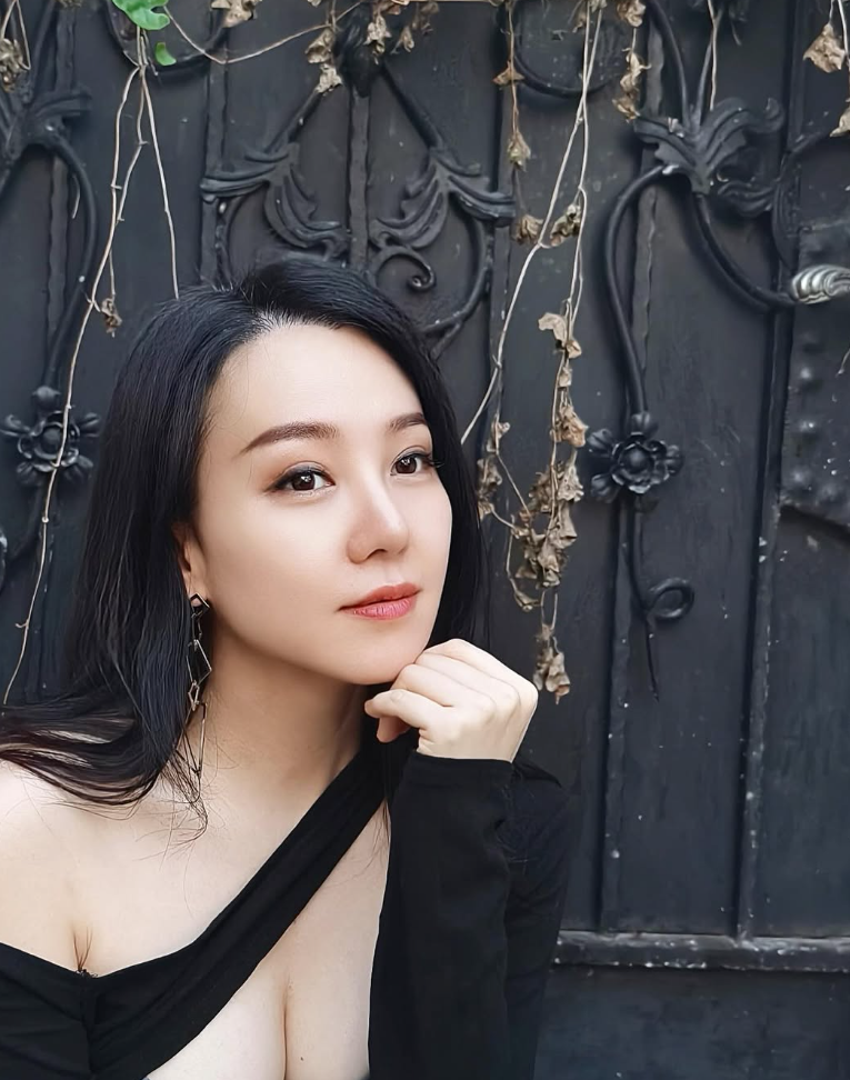 甄采浠(IG@carisayan123)
