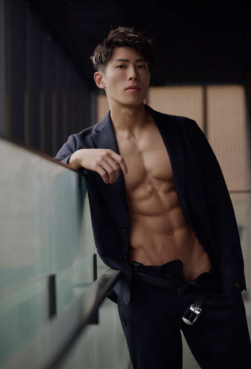 陳光拍攝多部GV,是著名的同志天菜。