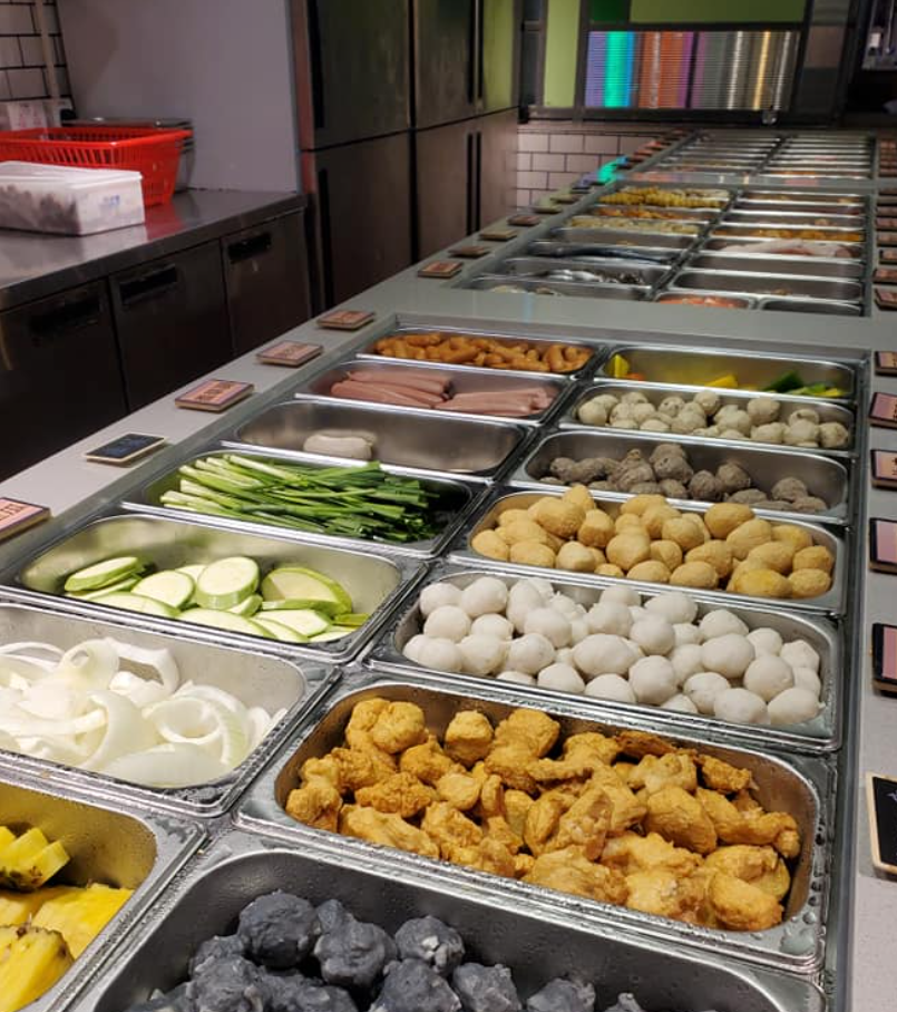 連鎖燒肉放題餐廳「校長燒肉日韓料理」(校長燒肉)去年中以「反攻深圳」作宣傳,推出優惠套餐吸引顧客留港消費。(校長燒肉fb)