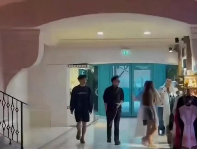 霆鋒與Lucas兩人似兄弟多過似父子。