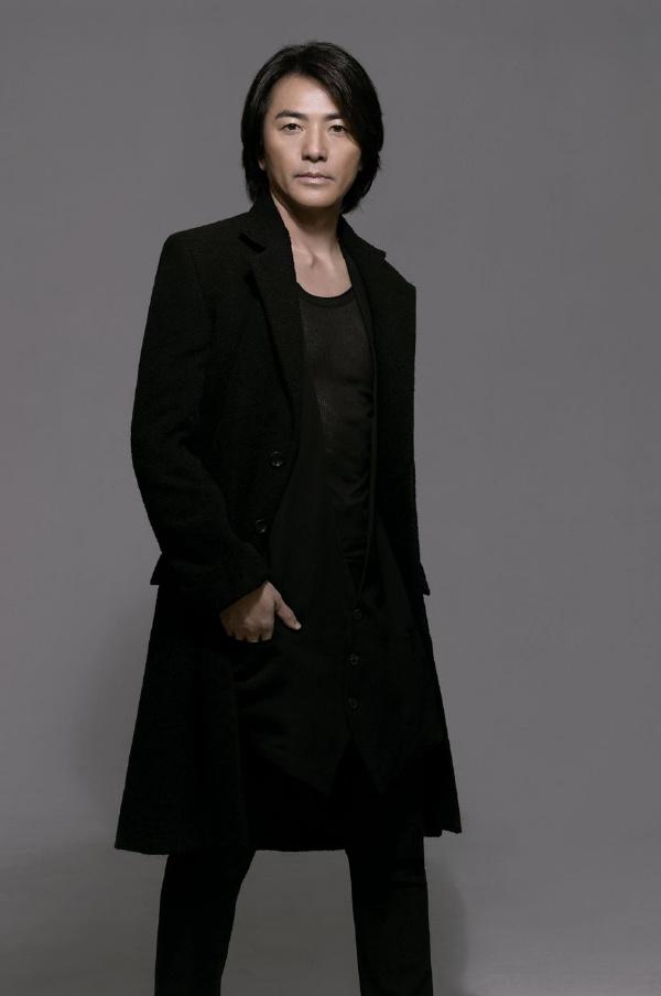 伊健坦言與年輕演員合作,讓他更有活力。