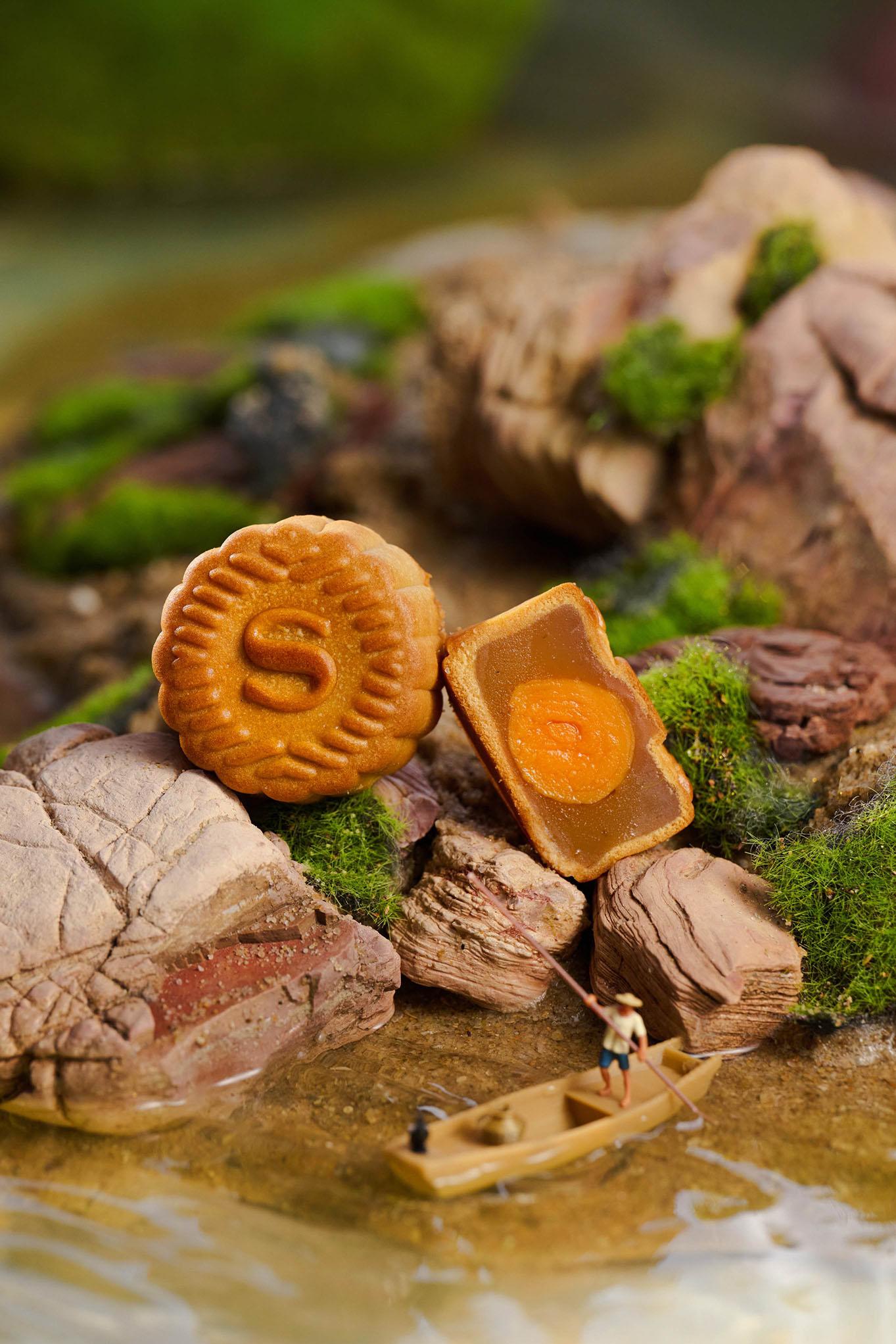 香港東涌世茂喜來登酒店月照大嶼月餅禮盒 - 迷你蛋黃白蓮蓉月餅