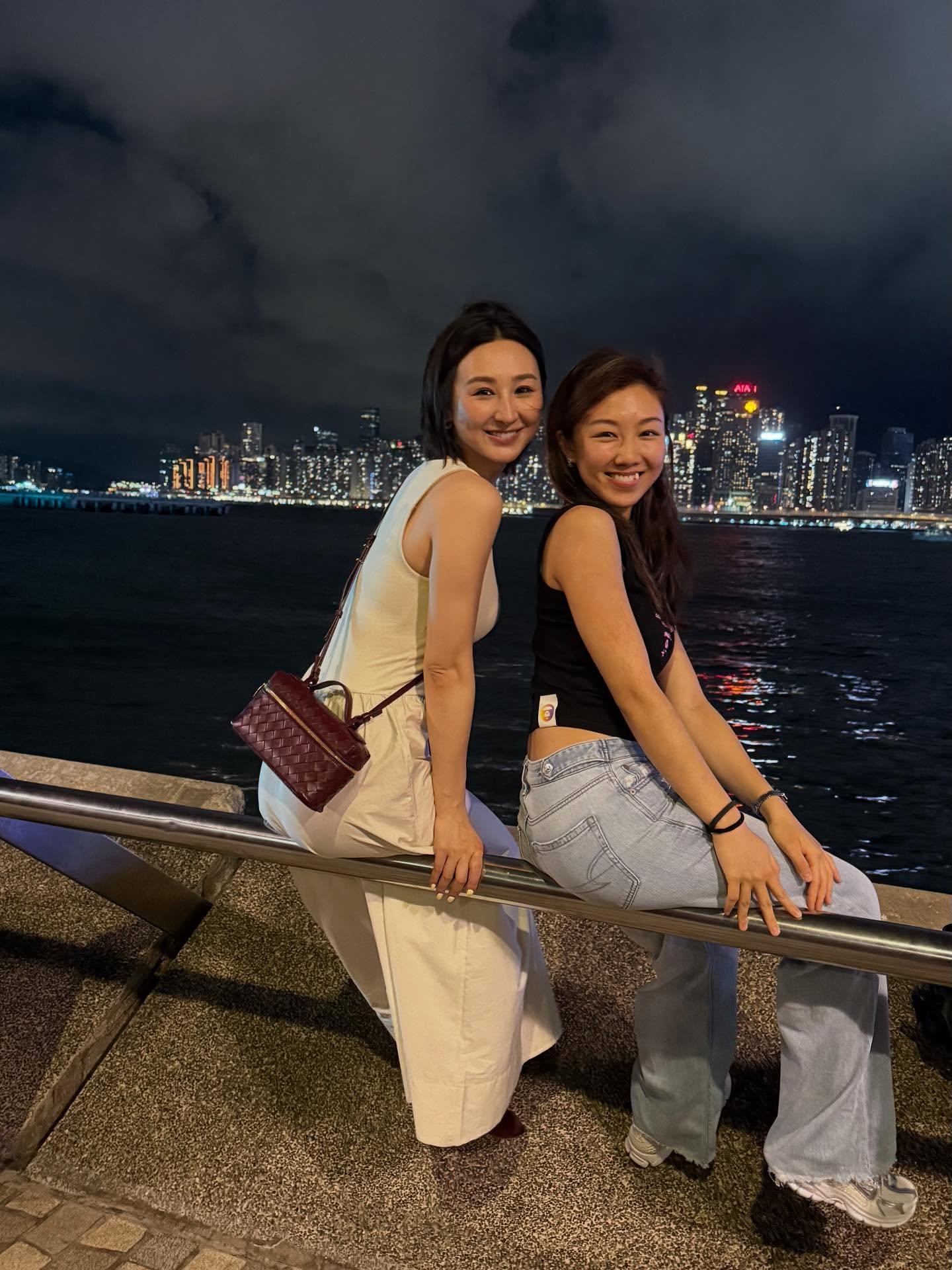 高Ling指與顏卓靈「一見如故」,獲回覆「是奇妙的緣分啊」。