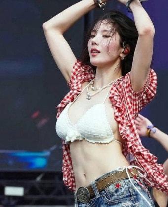 權恩妃上月於《WATERBOMB SEOUL 2025》音樂節上,翻唱Beyoncé的《Crazy In Love》令她在亞洲火紅起來。