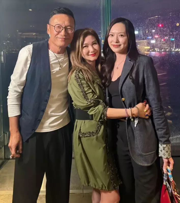 馮盈盈早前出席樂易玲生日會,被指身形圓潤。(樂易玲小紅書)