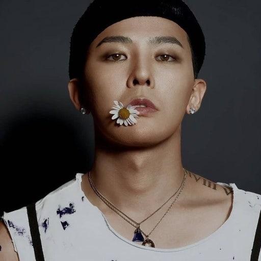 GD於8月8至10日演唱會完畢,展覽隨即在月中15日,於海港城商場展開。