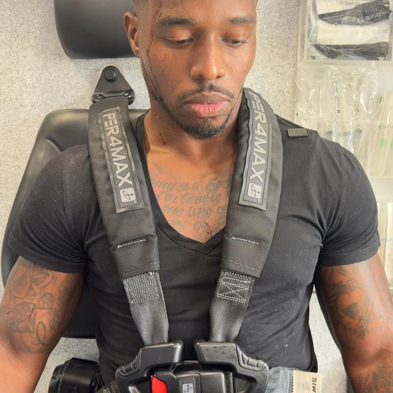 Nina其後在IG分享她與Patrick的受勢。(IG)