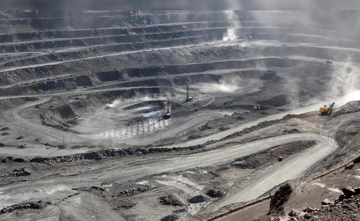 特朗普警告中國不供應磁鐵,將加徵200%關稅。(Reuters)