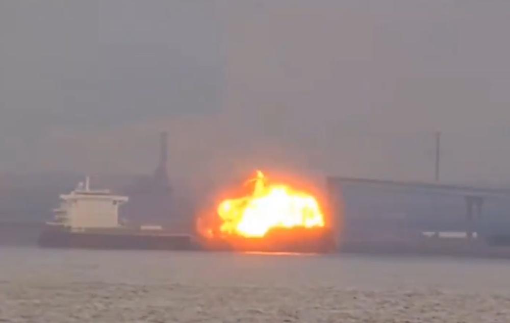 涉事貨輪出發不約45分鐘發生事故。(X)