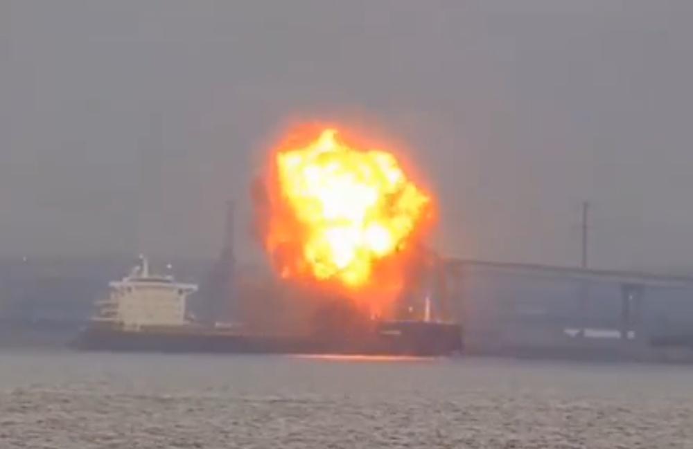 涉事貨輪出發不約45分鐘發生事故。(X)