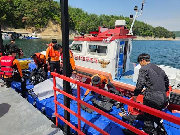 警方及消防於兩日後(5月19日)到水壩成功打撈出遺體移交警方。(X)