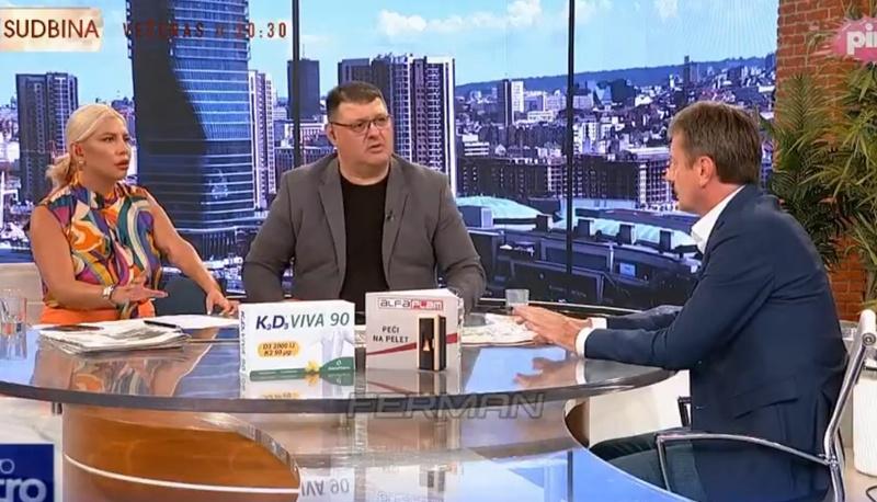 兩位主持人察覺有異,節目隨即中止。(X)