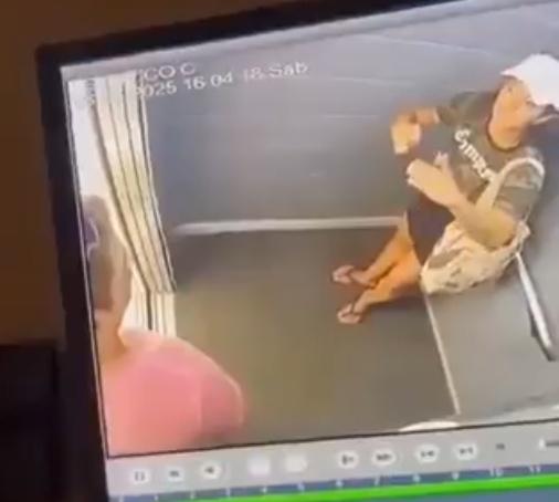 女方已進入升降機,Cabral擋著門與對方爭辯。(X)