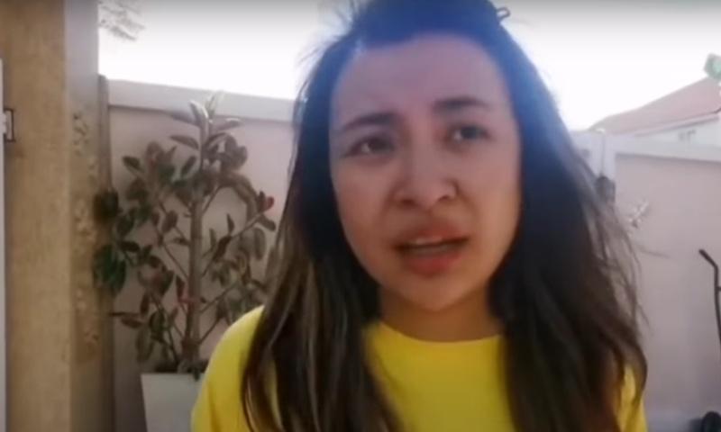 Seumsai:當我親眼看到那條蛇在屋裡,我們全家都被嚇壞了。(YouTube)