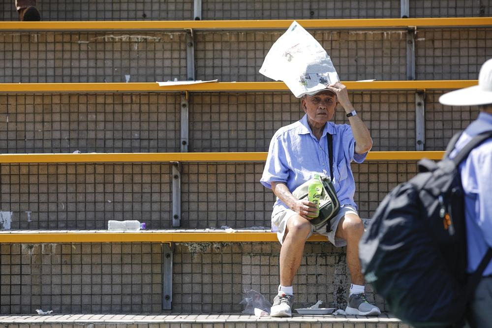 醫生指,「皮角」常見於高齡老人,尤其是長期在烈日下曝曬的人群。(資料圖片)