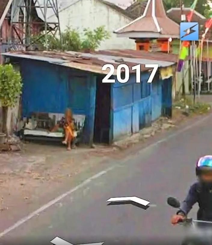 2017年街景車再度來訪,只剩下老太太一個人。(X)