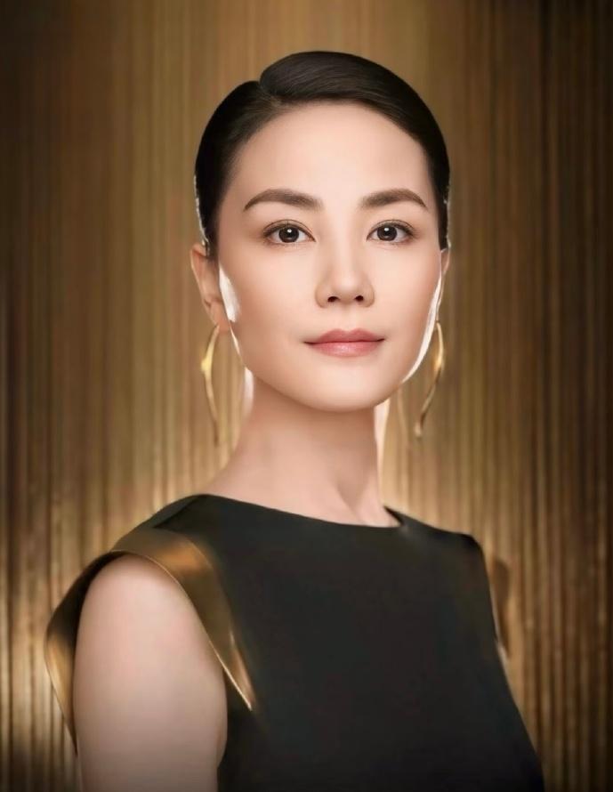 王菲在新廣告中,展現超凡美麗與優雅。