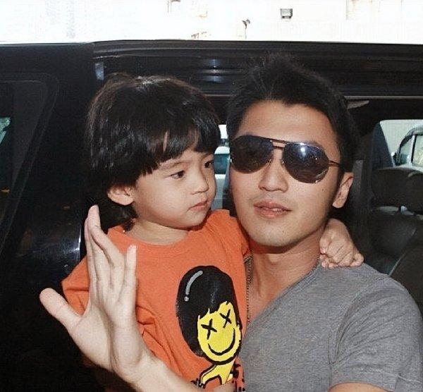 Lucas當年非常黐老竇。