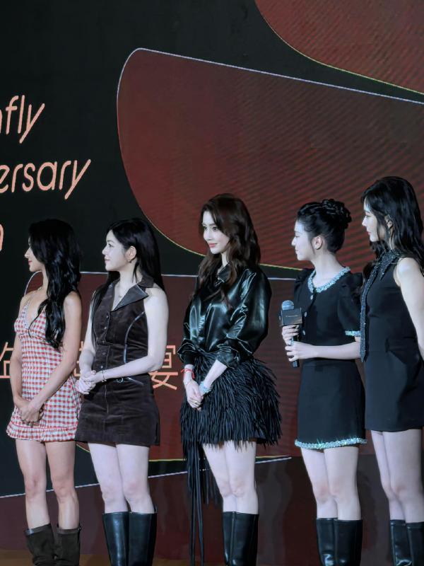 Angelababy、陳妍希、合詩雨、蔡卓宜及王藝瑾等,昨日出席上海紅蜻蜓品牌30周年晚宴。