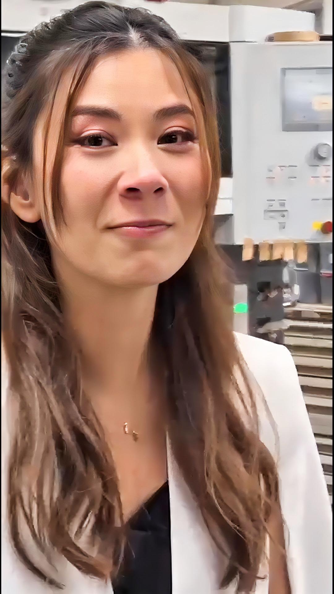 Robynn眼含淚水地說,人生第一次體驗唱片印製過程。