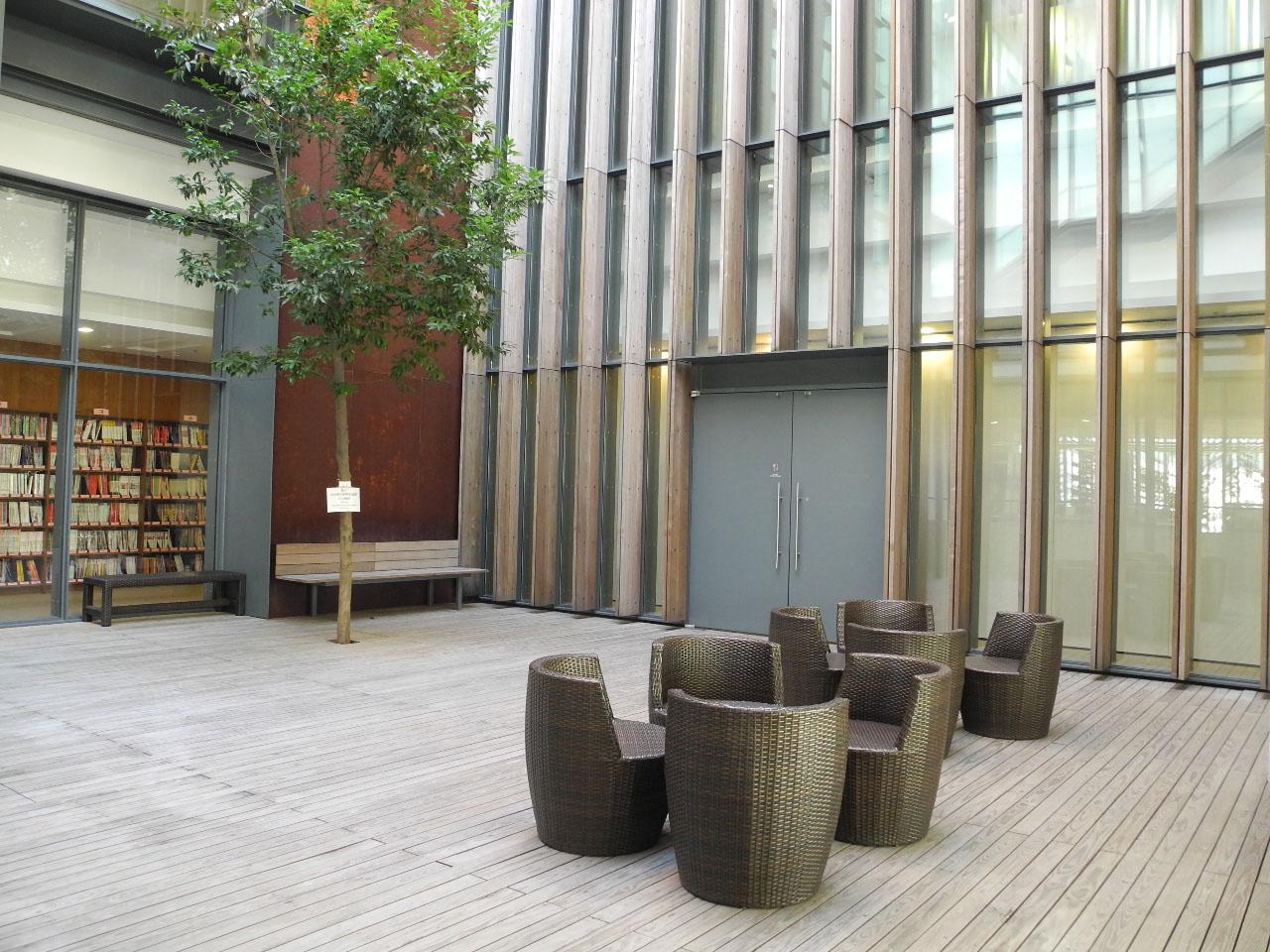 屏山天水圍公共圖書館(電影推廣服務科)