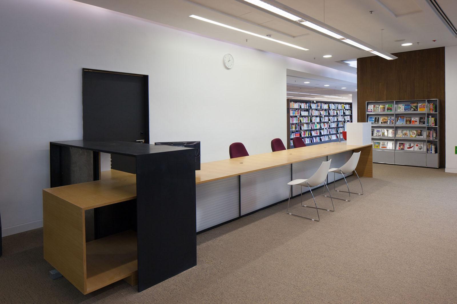 屏山天水圍公共圖書館(電影推廣服務科)