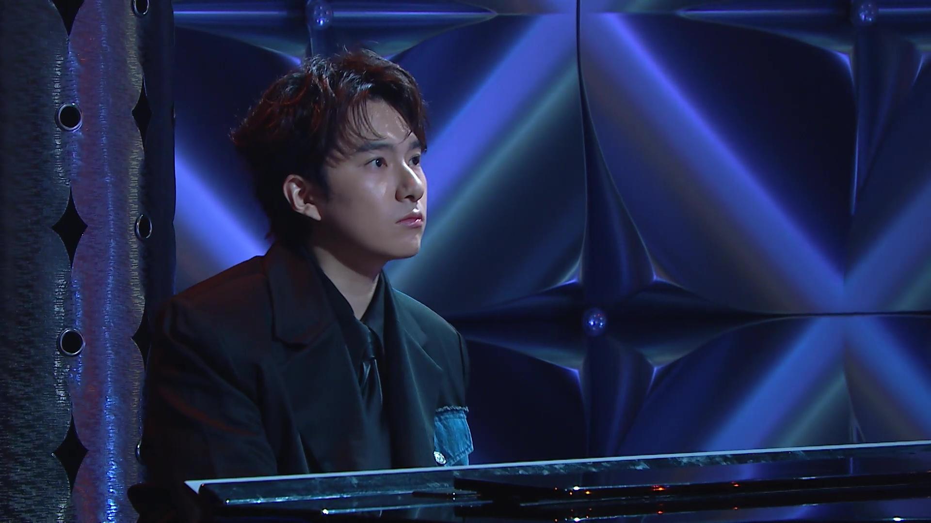 負責彈琴助攻的Matt,本身坐擁10級鋼琴資格,二人排練時已經勁合拍。