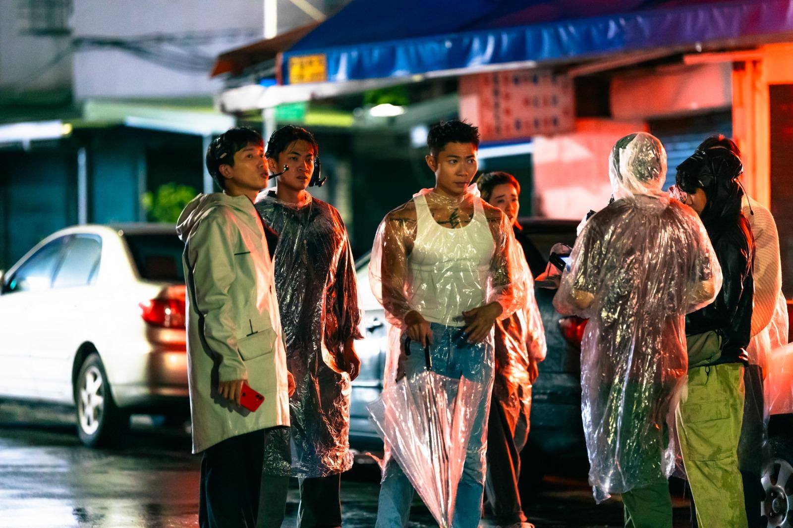 《雨點》MV在去年11月於台北拍攝。