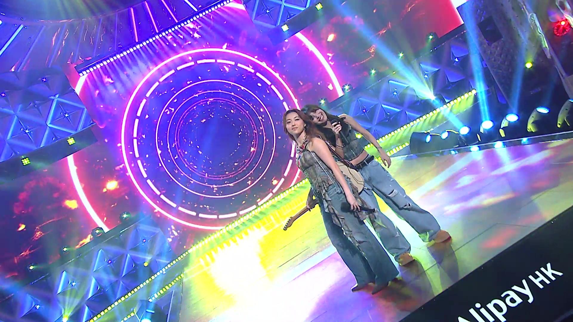 兩位女孩十分有台形。