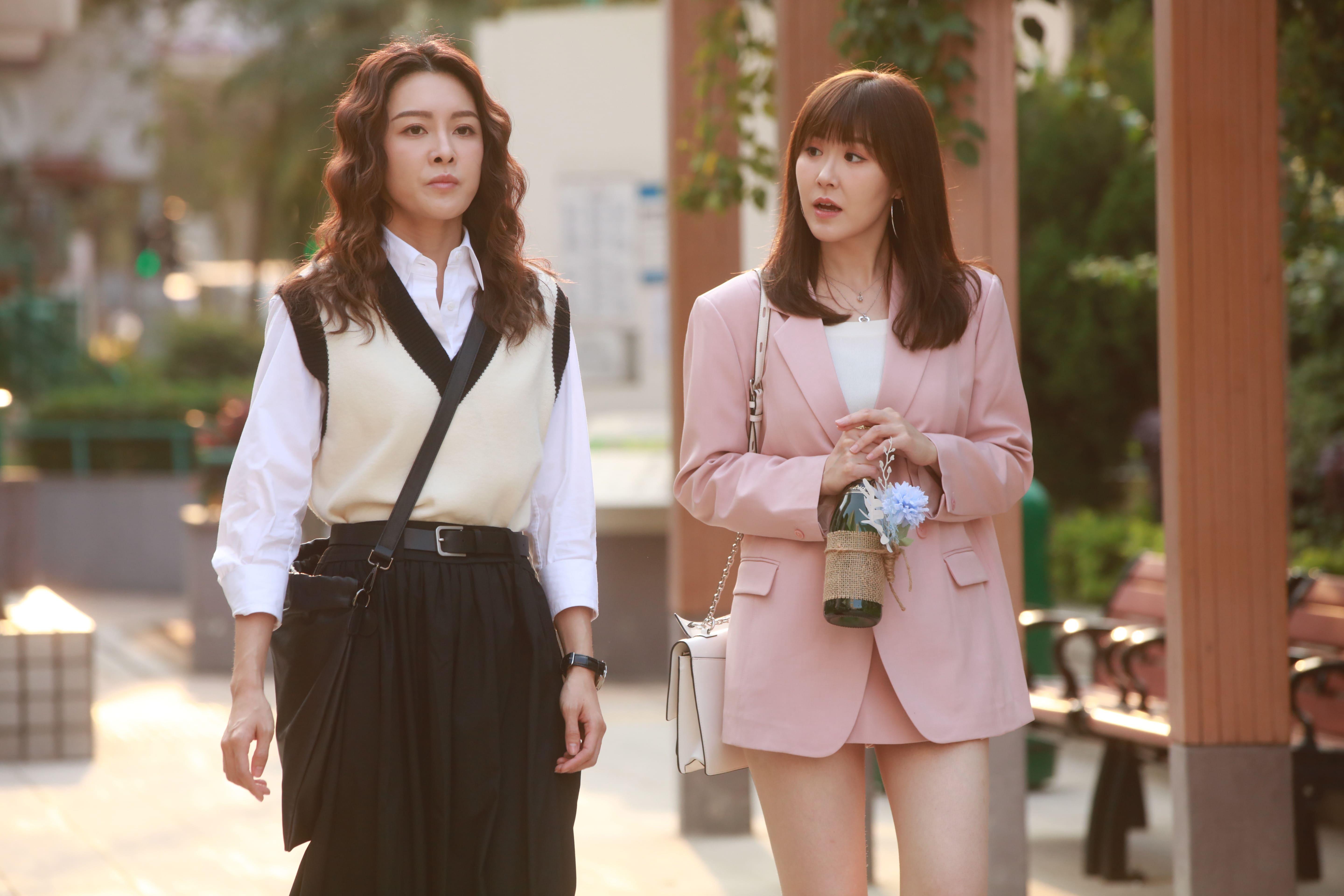 阿 Moon 個角色表面扮到對 Kelly 好好咁,實質成日跣佢。