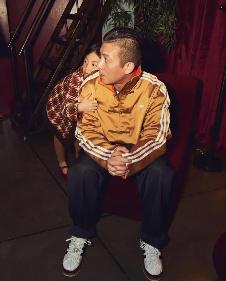 陳冠希轉會與Nike的對家 Adidas Originals合作。