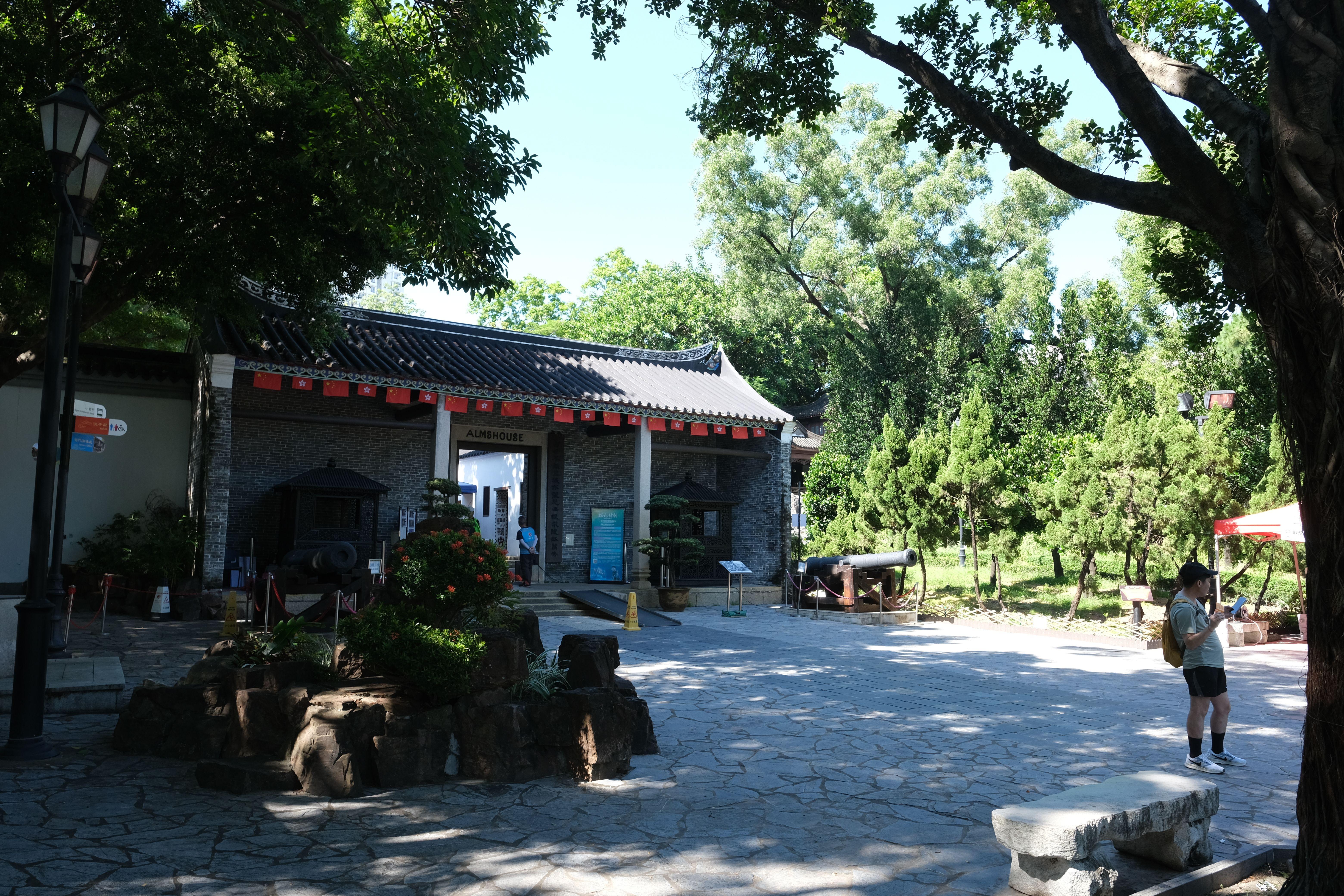 到訪九龍寨城公園感受園內優雅寧靜的氛圍