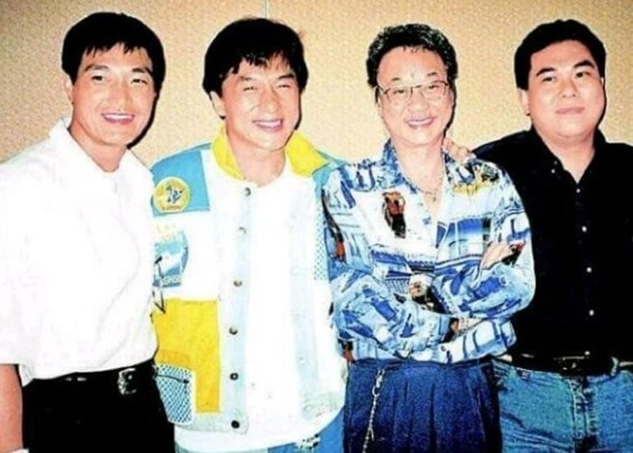 金牌經理人陳自強(右2)和段偉倫(右)離世,左邊的盧惠光仍活躍社交網,亦頗精神和健康。