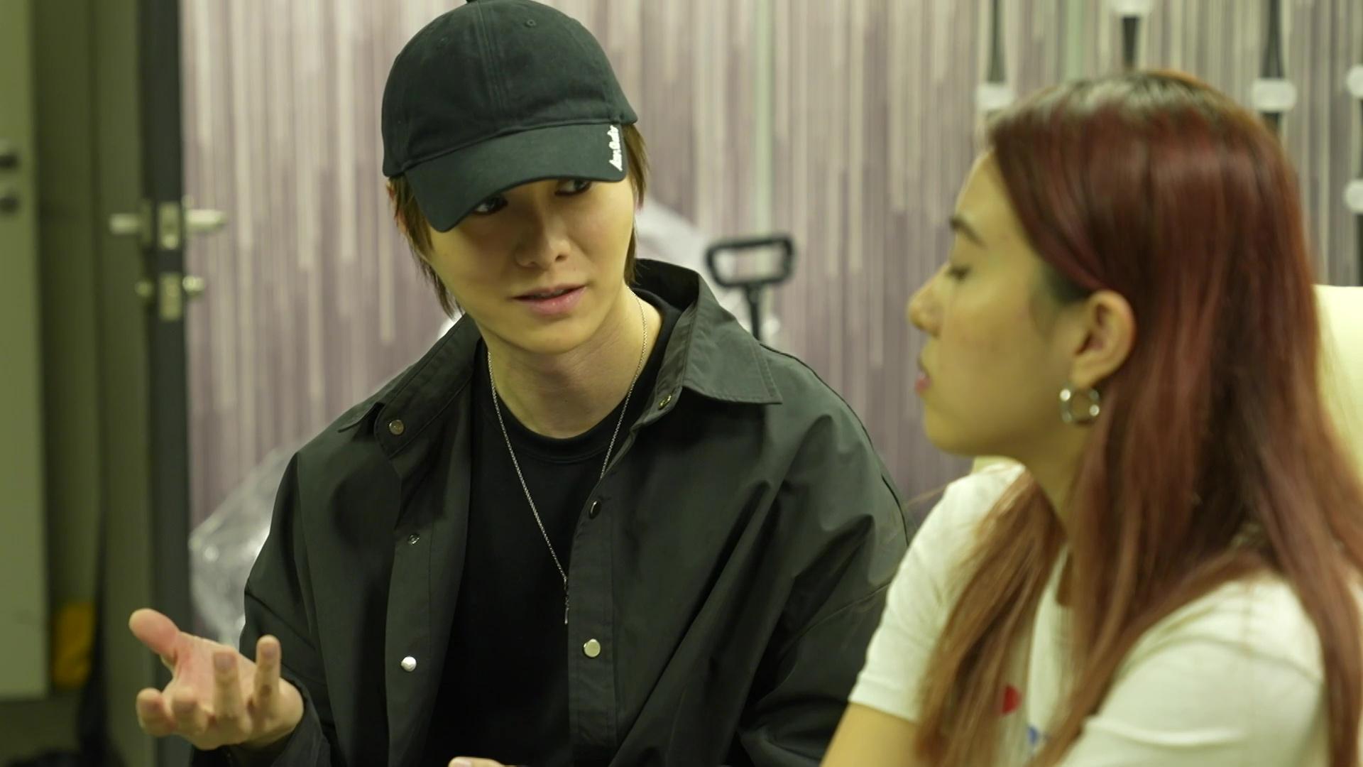 Emily練習時獲Hubert貼心指導。