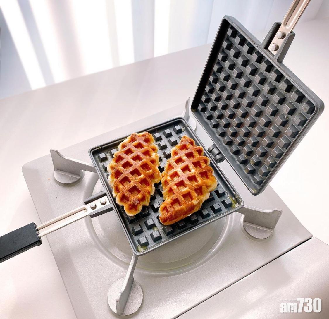 窩夫食譜︱牛角包窩夫烘得金黃,看起來特別美味。(Instagram@cumama0324)