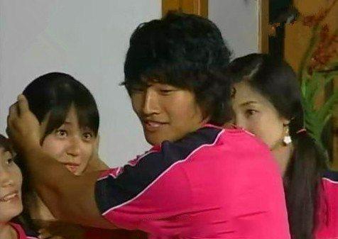 金鐘國與尹思慧緋聞傳足多年,女方亦承認金鐘國是她的理想型。