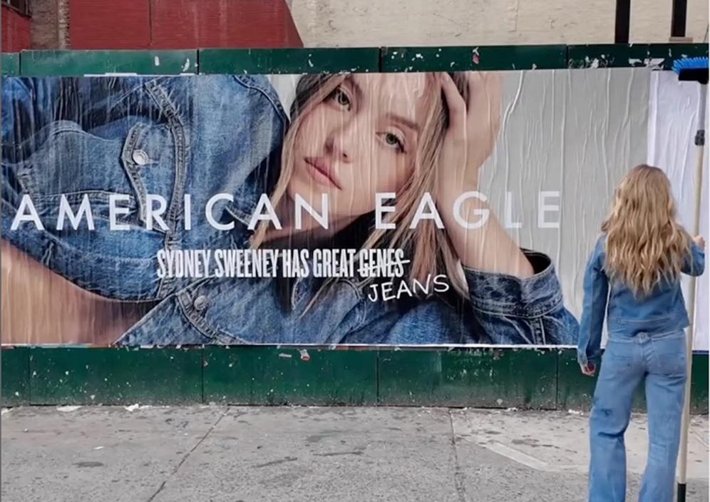 紐約街頭滿是Sydney的牛仔褲廣告。