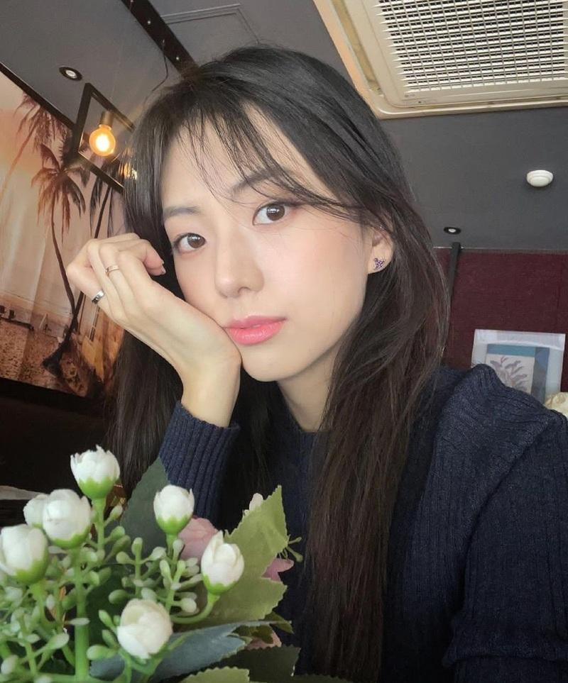 Jisoo人母胞姊金智允出道 拍綜藝爭做最佳售貨員