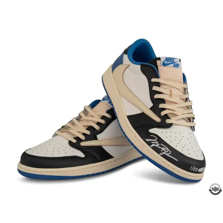 Travis Scott X Nike的倒勾波鞋,不斷出新款,同樣大賣。