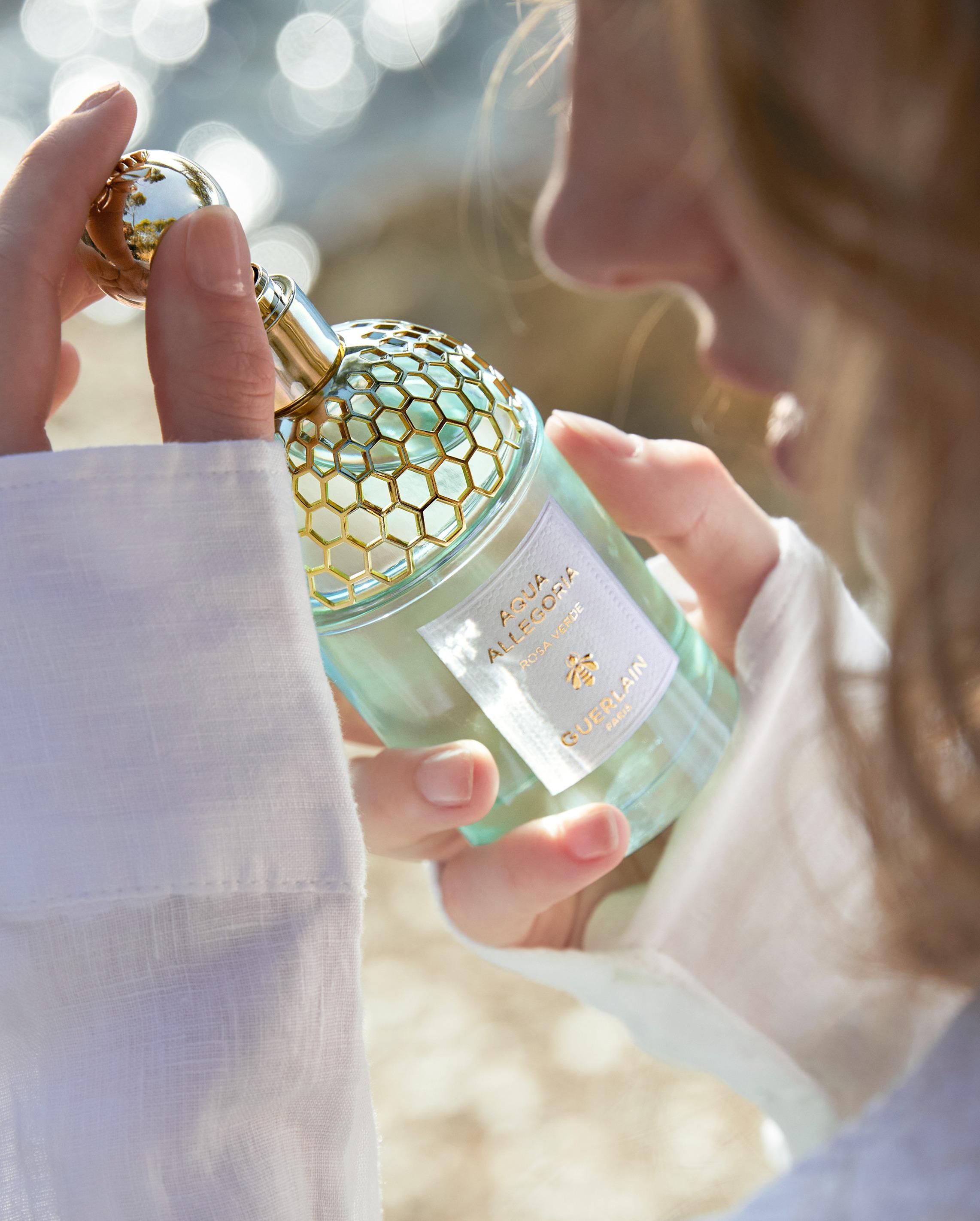 夏日香水推介|嬌蘭 花草水語Rosa Verde沁綠玫瑰淡香水 $1,050/75ml、$1,450/125ml