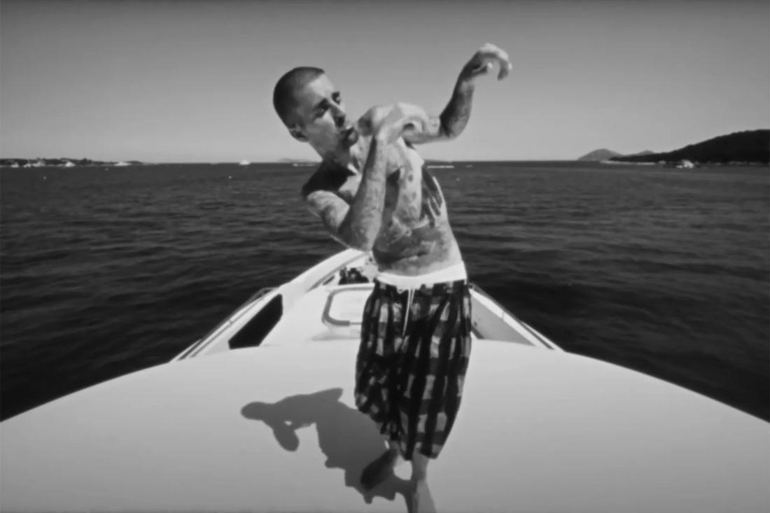 Justin Bieber釋出新歌MV 老婆囝囝演出家庭樂